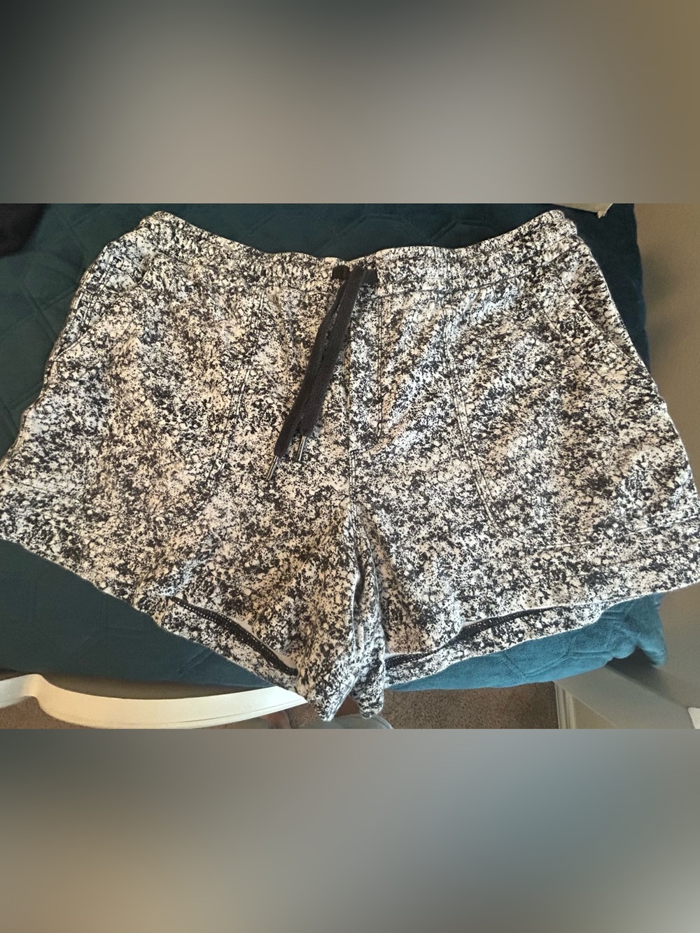 Athleta Farallon Black & White Speckled Drawstring Athletic Shorts large